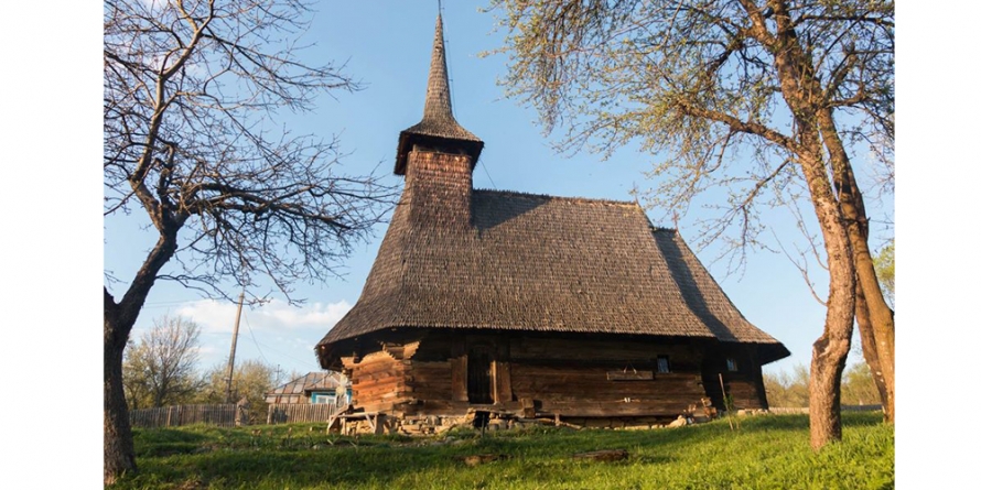 A ieșit de la tipar monografia satului Drăghia; Biserica de lemn de aici este unul dintre punctele de atracție din Țara Lăpușului (FOTO)