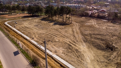 Lucrări intense: Parcul Baia-Sprie de pe strada Ignișului, finanțat din fonduri europene, prinde contur; Ce va conține spațiul de agrement (GALERIE FOTO)