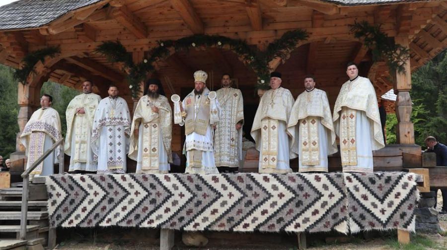Hram la Mănăstirea Budești (GALERIE FOTO)