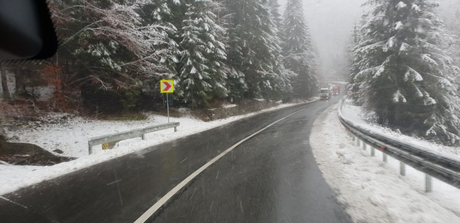 Început de vară cu… zăpadă, în Maramureș; Informarea meteo de vreme capricioasă, prelungită de specialiști; Ce ne așteaptă (VIDEO)