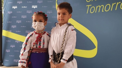 Premieră națională în Maramureș: Premierul Ludovic Orban a văzut cum arată măștile pentru copii; Sunt fabricate de Grupul Taparo (GALERIE FOTO)