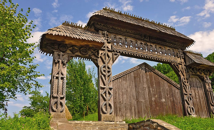 Dezbatere: Reprezentanții HoReCa din Maramureș, grav afectați de pandemia COVID-19; Ce spun antreprenorii