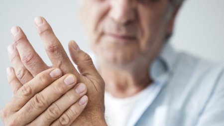 Ghid pentru pacienții cu boli reumatice în timpul epidemiei cu COVID-19