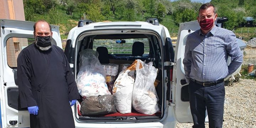 Centrul pentru Îngrijirea Persoanelor Vârstnice „Bunul Samarinean” din Coroieni a primit produse igienico-sanitare și alimente din partea Episcopiei (GALERIE FOTO)
