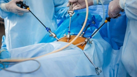 Premieră la Spitalul Județean: Intervenții minim-invazive sub o singură anestezie