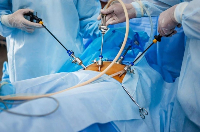 Premieră la Spitalul Județean: Intervenții minim-invazive sub o singură anestezie