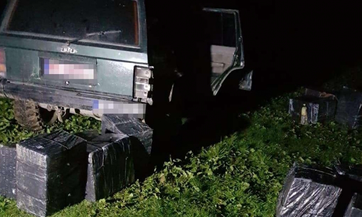Împușcături în noapte și peste 20.000 de pachete cu țigări de contrabandă confiscate la frontiera de nord