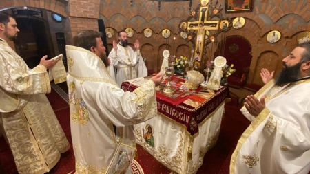 Sfânta Liturghie la Mănăstirea Scărișoara Nouă în Duminica Mironosițelor (FOTO)