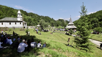 Hram la Mănăstirea Breaza; Preasfințitul Părinte Episcop Iustin a rostit un interesant şi cuprinzător cuvânt de învăţătură(GALERIE FOTO)