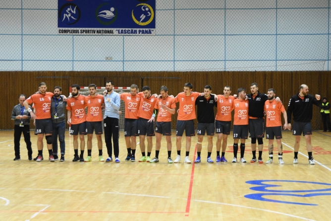 Hocus-pocus la Minaur. Nu e Mureșan! Uite Mureșan!