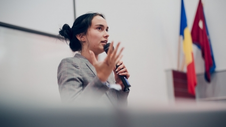 Reacția președintei Consiliului Național al Elevilor despre cazul elevului care nu a trecut triajul epidemiologic: „Copilul este un erou. Moralitate, spirit, la doar 14 ani!”