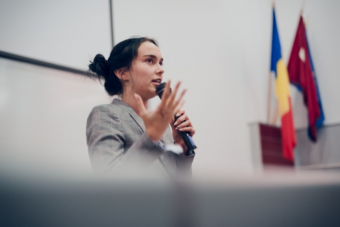 Reacția președintei Consiliului Național al Elevilor despre cazul elevului care nu a trecut triajul epidemiologic: „Copilul este un erou. Moralitate, spirit, la doar 14 ani!”