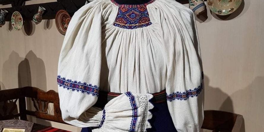 Vernisajul expoziției „Chipuri și cămeși” la Muzeul Județean de Etnografie și Artă Populară Maramureș