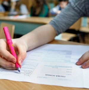 Cîmpeanu: Recomandări pentru organizarea examenului de Evaluare Naţională – eliminarea triajului epidemiologic şi a panourilor de plexiglas