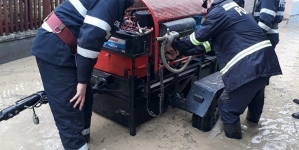 Blestemul ploilor: 35 persoane izolate în Leordina. DN 18, afectat de vremea rea (VIDEO ȘI GALERIE FOTO)