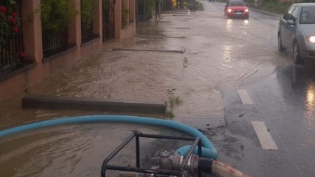 Pagubele vremii: Primăria Sighetu Marmației a cerut sprijin pentru preluarea apelor pluviale în zona DN 18