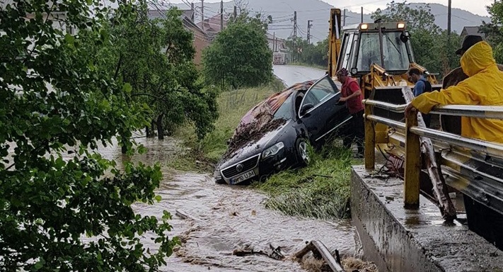 Statistică CJSU Maramureș: 2020, anul provocărilor. Coduri roșii meteo, pagube uriașe făcute de inundații, alunecări de teren și pericolul COVID-19 (FOTO)