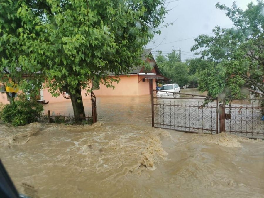 Băltește apa: Maramureșul, sătul de precipitații. Peste 100 l/mp în Baia Mare și peste 150 l/mp în Maramureșul Istoric în ultimele două săptămâni (DOCUMENT)
