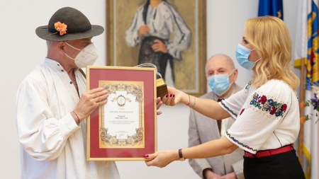 Merite recunoscute: Grigore Leșe a primit din partea Primăriei Capitalei o Diplomă de Excelență (FOTO)