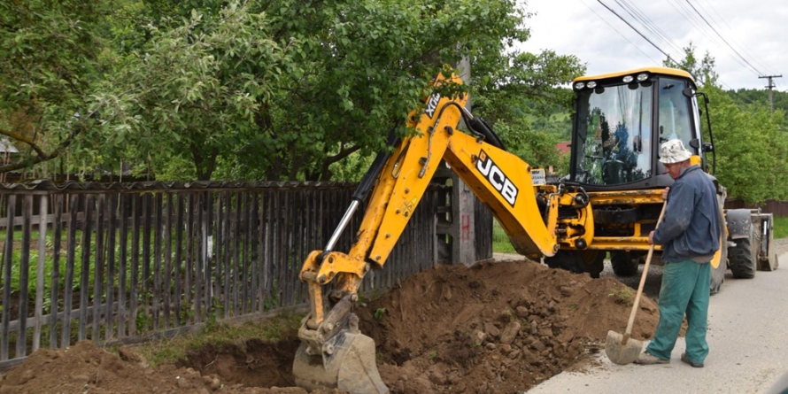 Lucrările de reabilitare pe DJ 186 Valea Izei, în comuna Ieud, avansează în ritm alert