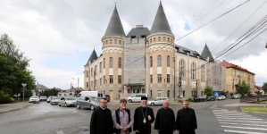 După reabilitare, Palatul Cultural din Sighetu Marmației se va numi Centrul Cultural Pastoral „Sfântul Iosif Mărturisitorul” (GALERIE FOTO)