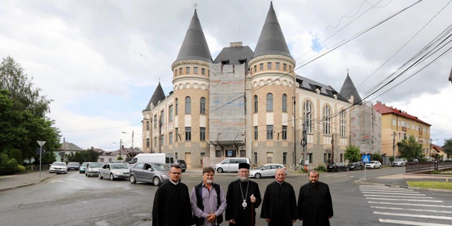 După reabilitare, Palatul Cultural din Sighetu Marmației se va numi Centrul Cultural Pastoral „Sfântul Iosif Mărturisitorul” (GALERIE FOTO)