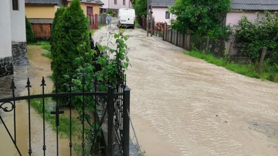 Încă o rundă de atenționări pentru Maramureș: Noi coduri portocalii și galbene de instabilitate atmosferică și pericol de inundații