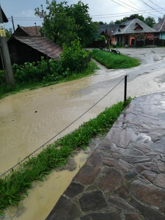 Teroarea s-a prelungit: Oficial, Maramureșul este sub cod portocaliu de vijelii și pericol de inundații, din nou. Iată până când