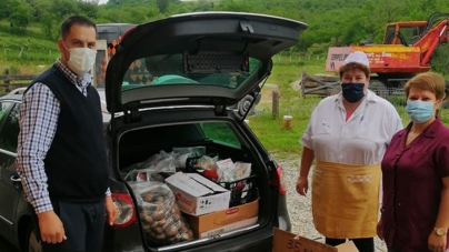 Centrul pentru Îngrijirea Persoanelor Vârstnice „Bunul Samarinean” din Coroieni a primit alimente neperisabile și de primă necesitate din partea Episcopiei