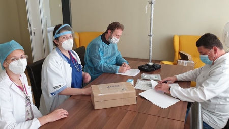 Preoții și monahii din Protopopiatul Lăpuș au donat echipamente medicale pentru secția Pediatrie a Spitalului Orășenesc Târgu Lăpuș