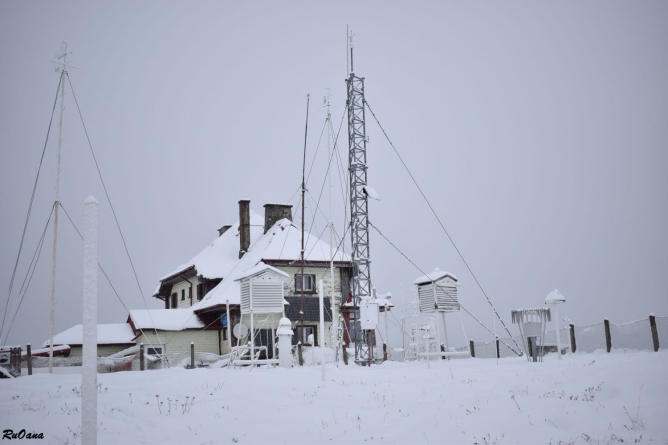 Maramureș: Strat de zăpadă de până la 50 centimetri în zona montană înaltă, la stația meteo Iezer. Vremea va fi iarăși capricioasă în județ