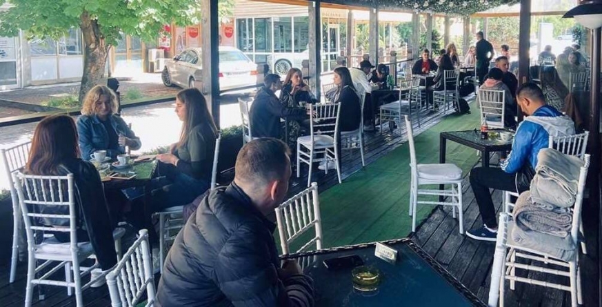 Măsuri de relaxare: Terasele din Baia Mare, luate cu asalt în 1 iunie. „Cu greu am găsit un loc liber” (GALERIE FOTO)