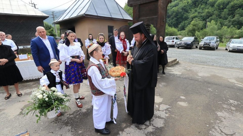 PS Timotei Sătmăreanul s-a aflat în mijlocul credincioșilor din Parohia Vișeu – Valea Râului