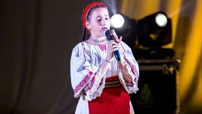 Victoria Maria Petrenciuc a adus în Maramureș trofeul Festivalului-concurs „Cununița din Murgeni-ziua cântecului popular” (VIDEO)