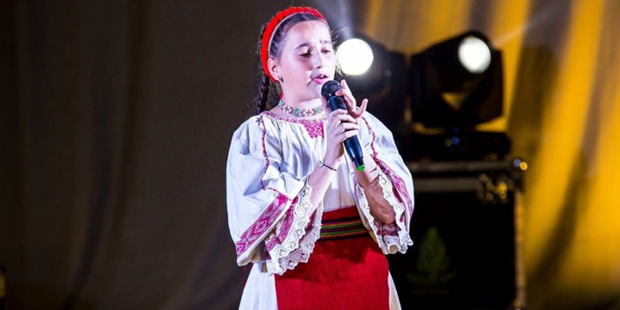 Victoria Maria Petrenciuc a adus în Maramureș trofeul Festivalului-concurs „Cununița din Murgeni-ziua cântecului popular” (VIDEO)