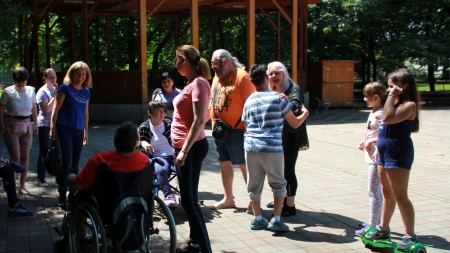 Importanța socializării pentru persoanele cu nevoi speciale