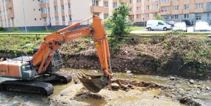 Lucrări necesare: A fost finalizată reprofilarea albiei râului Săsar în orașul Baia-Sprie. Ce au făcut, concret, cei de la Apele Române (GALERIE FOTO)