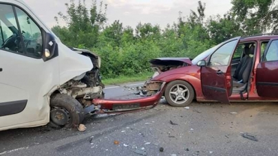 Accident cu trei mașini implicate și două victime între Ilba și Cicârlău. Traficul a fost blocat (FOTO)