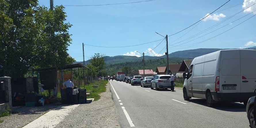 Accident cu patru victime, doi adulți, doi copii, la Sarasău (FOTO)