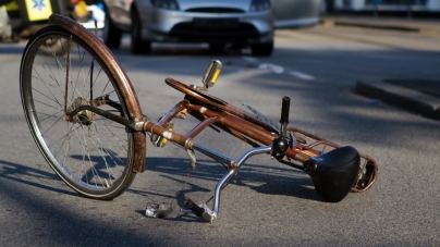 Alt eveniment rutier în Gârdani: O biciclistă a fost lovită de mașină
