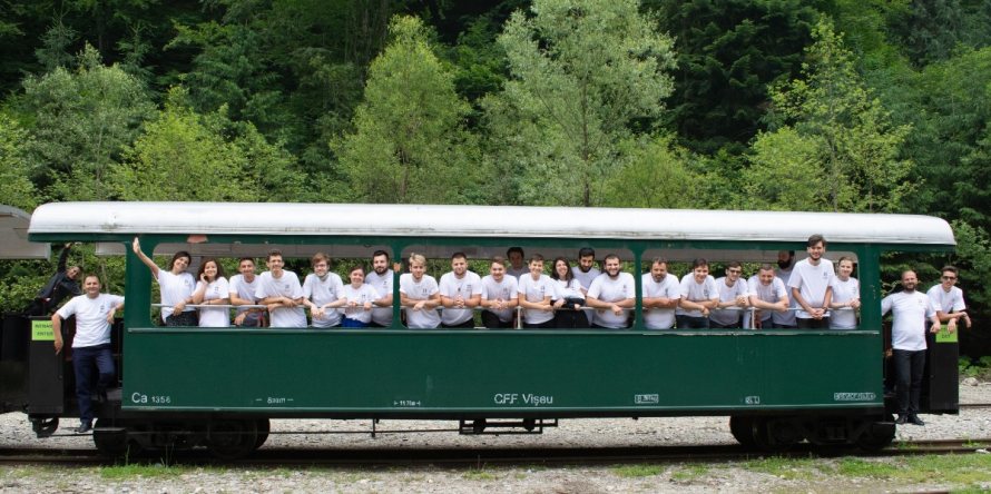 30 de tineri din Alba Iulia au marcat 30 de ani de ASCOR printr-un pelerinaj în Maramureș (GALERIE FOTO)