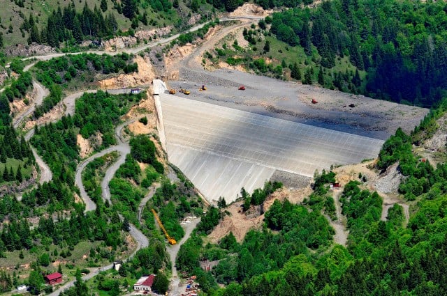 Telenovela Runcu: Conducerea „Apele Române” vine pe șantierul din Maramureș. Barajul ar asigura alimentarea cu apă a jumătate din locuitorii județului (FOTO)