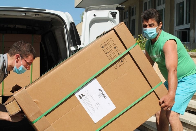 În luptă cu COVID-19: Două aparate de ventilație mecanică au ajuns la Spitalul Județean și la cel de Pneumoftiziologie din Baia Mare (GALERIE FOTO)