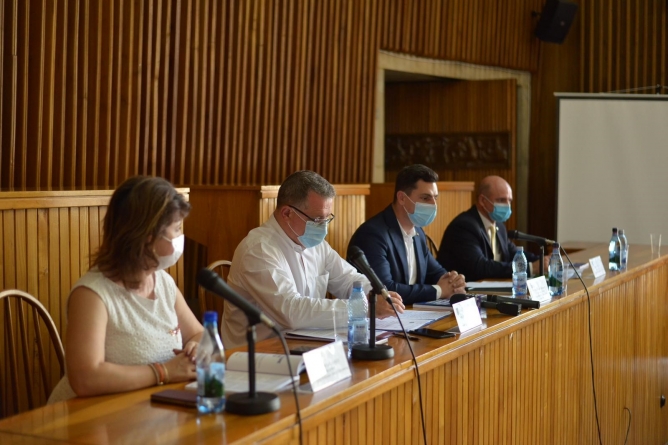 Candidatul PNL la președinția Consiliului Județean Maramureș și secretarul de stat în Cancelaria Prim-Ministrului, Ionel Bogdan, și ministrul Agriculturii, Adrian Oros, mizează pe un Maramureș cu producție bio și ecoturism