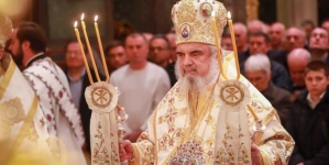 Patriarhul Bisericii Ortodoxe Române împlinește 70 de ani. Preafericitul Părinte Daniel, decorat de Klaus Iohannis