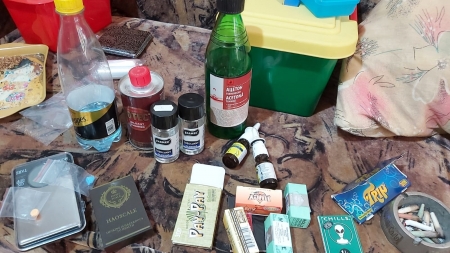 Actualizare 2: Rețea cu implicații în Maramureș: Doi băimăreni arestați în urma perchezițiilor din cartierul Vasile Alecsandri. Vindeau substanțe interzise din Ungaria (FOTO)