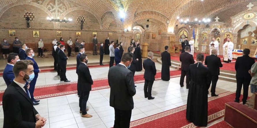 Absolvenții promoției 2020 ai Departamentului de Teologie Ortodoxă „Justinian Arhiepiscopul” au depus jurământul de credință în cadrul unei ceremonii liturgice (GALERIE FOTO)