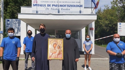 În prima zi a postului, tinerii din ATOCEM au dăruit o icoană pentru zona roșie a Spitalului de Pneumoftiziologie Baia Mare
