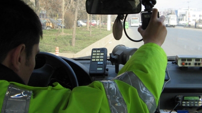 Dosarul „Șpagă la Rutieră”: Cine sunt polițiștii maramureșeni care primeau bani, brazi de Crăciun, alimente și alcool, ca „să închidă ochii” la infracțiuni rutiere