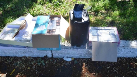 Țigări de contrabandă ascunse în cutii de prăjituri, lenjerie, precum și într-o canistră de combustibil